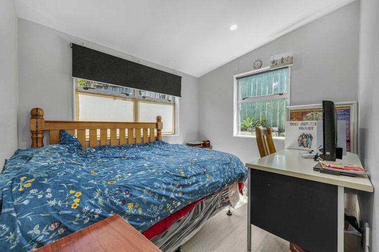 Photo of property in 2/55 Ennis Avenue, Pakuranga Heights, Auckland, 2010