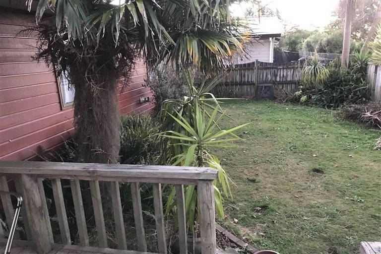 Photo of property in 2/133 Carnoustie Drive, Wattle Downs, Auckland, 2103