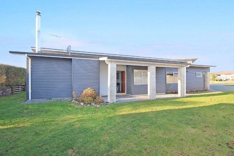 Photo of property in 14 Brompton Close, Richmond Heights, Taupo, 3330