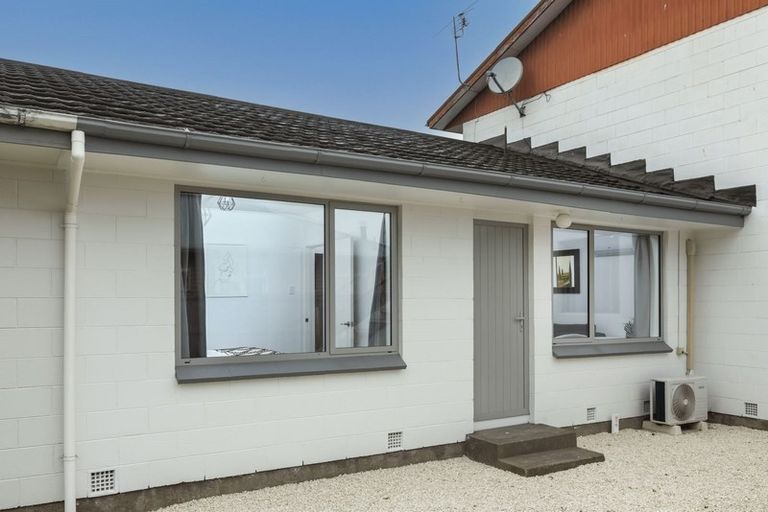 Photo of property in 2/52 North Avon Road, Richmond, Christchurch, 8013