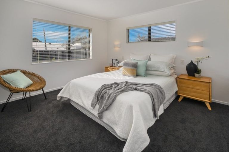 Photo of property in 2/3 Mcintyre Road, Mangere Bridge, Auckland, 2022