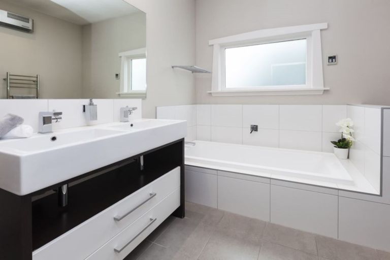 Photo of property in 128 Rutland Street, St Albans, Christchurch, 8052