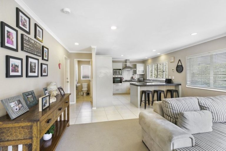 Photo of property in 30 Baverstock Road, Flat Bush, Auckland, 2016