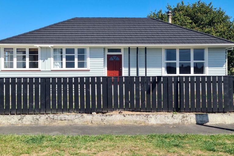 Photo of property in 16 Avon Terrace, Roslyn, Palmerston North, 4414