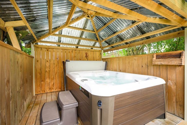 Photo of property in 74 Pitama Road, Awapuni, Palmerston North, 4412