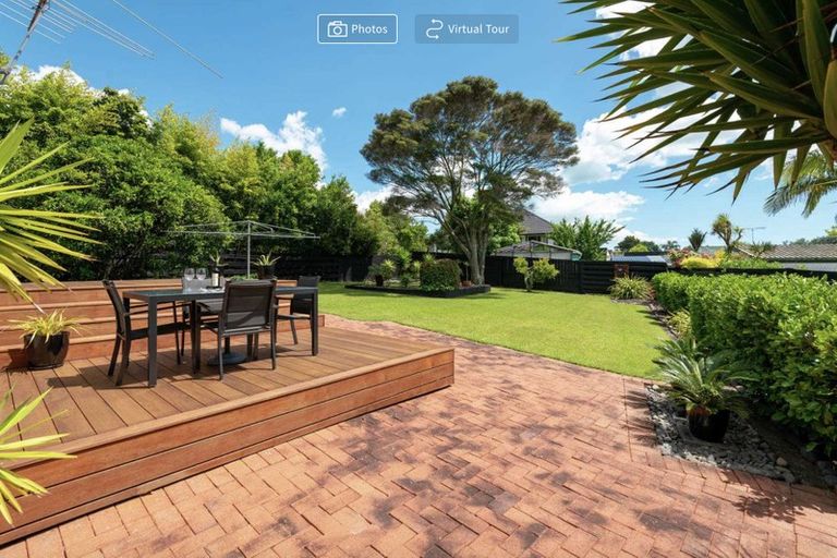 Photo of property in 11 Towra Place, Botany Downs, Auckland, 2010