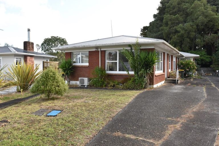 Photo of property in 1/50 Evelyn Place, Hillcrest, Auckland, 0627