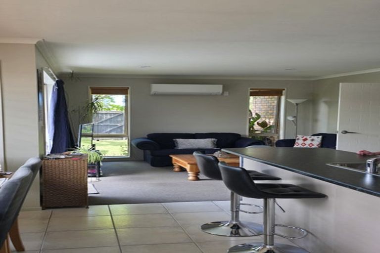 Photo of property in 15a Seadown Crescent, Amberley, 7410