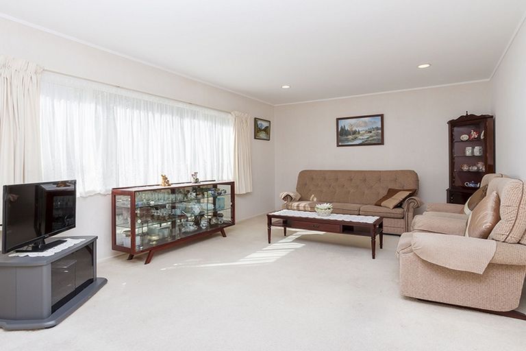 Photo of property in 1/28 Rochester Crescent, Somerville, Auckland, 2014