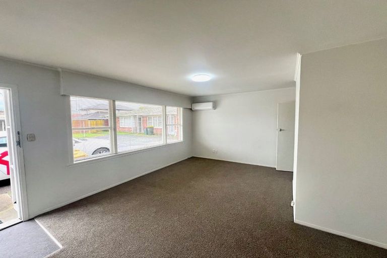 Photo of property in 4/8 Winspear Place, Manukau, Auckland, 2025