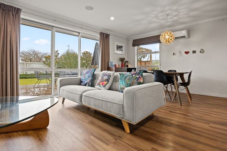 Photo of property in 20 Rue De La Mare, Parklands, Christchurch, 8083