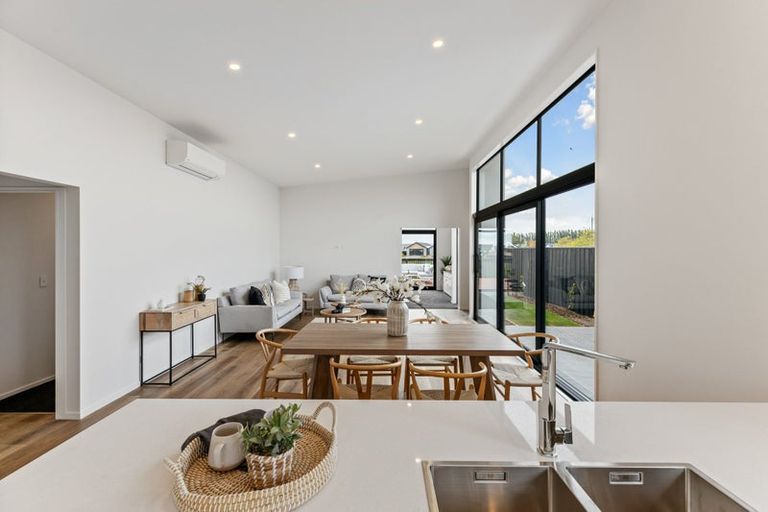 Photo of property in 10 Burkett Street, Marshland, Christchurch, 8051