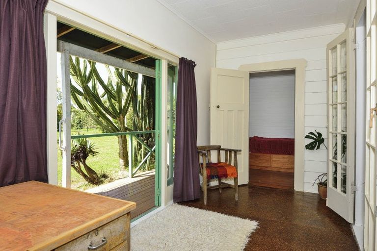 Photo of property in 51 Tauwhareparae Road, Tolaga Bay, 4077