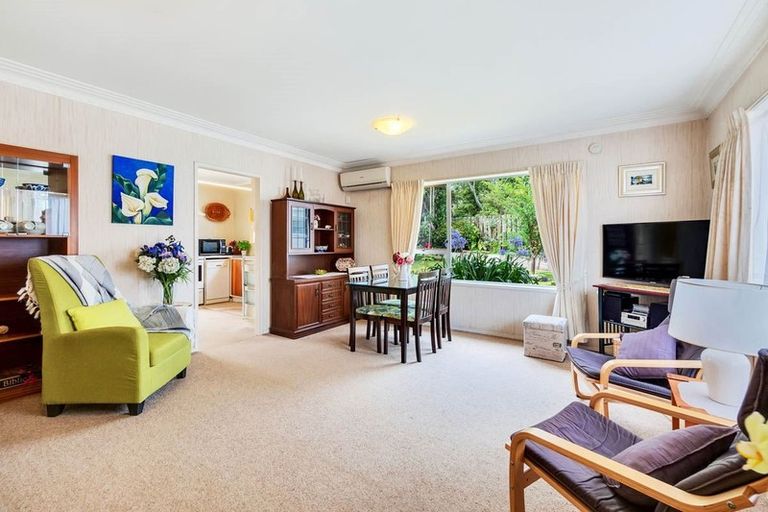 Photo of property in 1/149 Farquhar Road, Glendene, Auckland, 0602