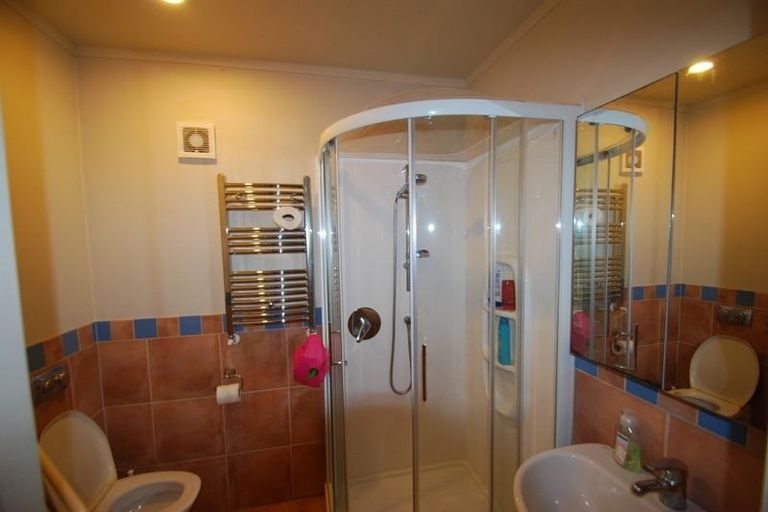 Photo of property in 38 Homewood Avenue, Karori, Wellington, 6012