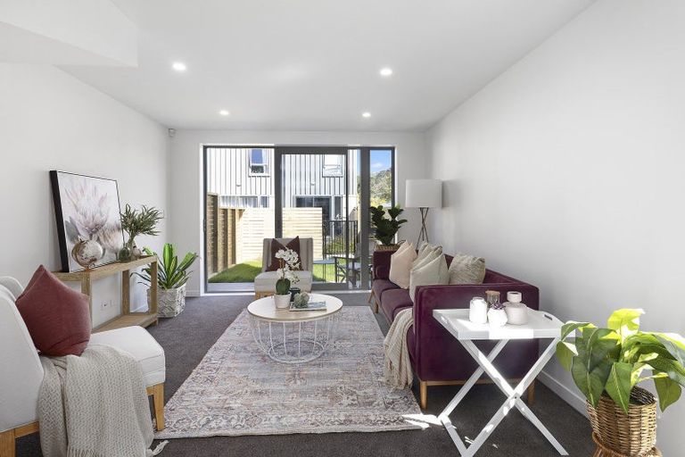 Photo of property in 32 John Street, Stokes Valley, Lower Hutt, 5019