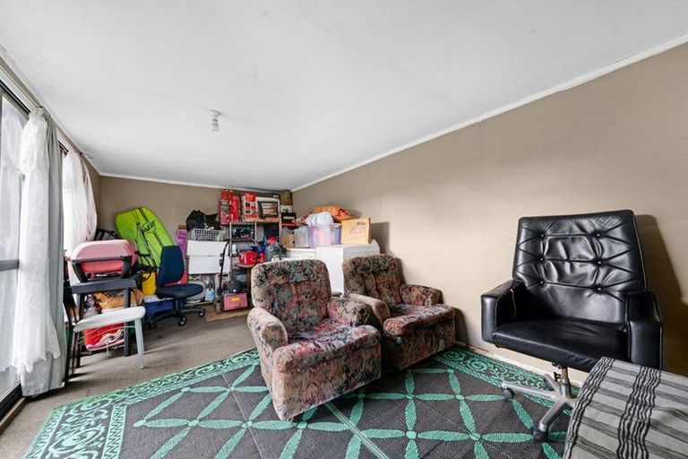 Photo of property in 9 Innismara Avenue, Wattle Downs, Auckland, 2103