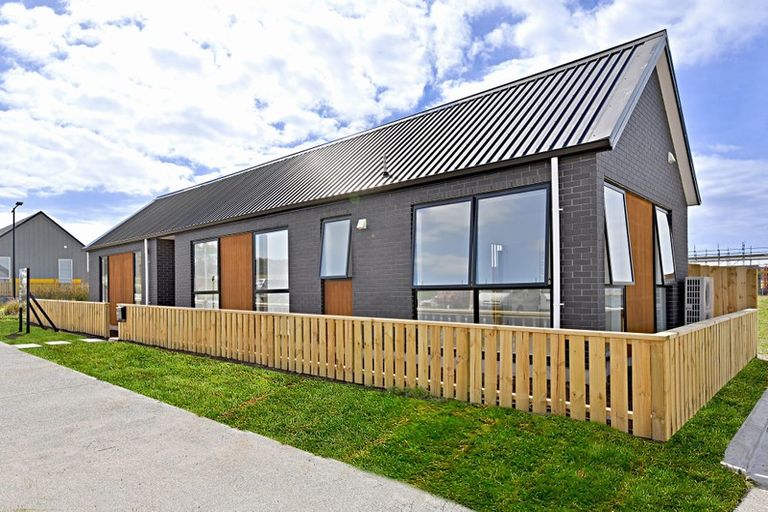 Photo of property in 1 Herekino Street, Westgate, Auckland, 0814