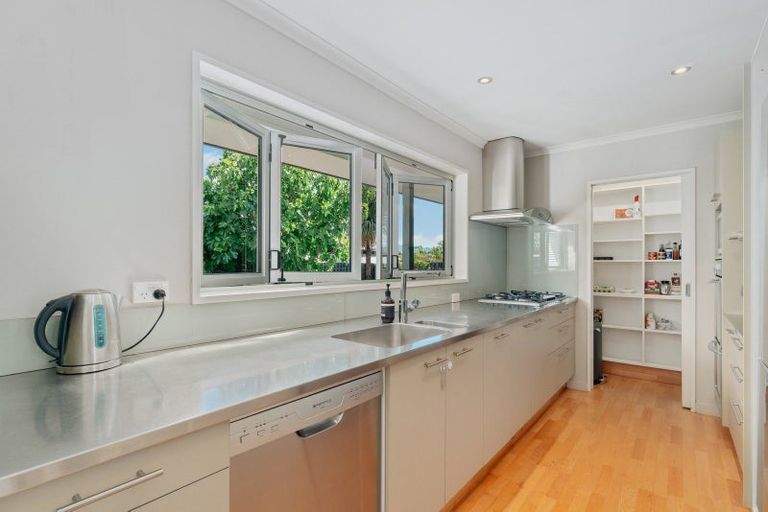 Photo of property in 1 Koru Way, Wanaka, 9305