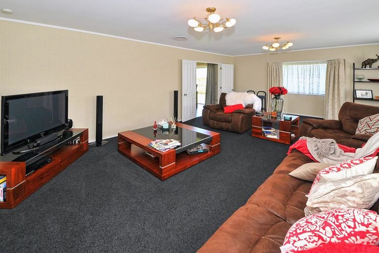 Photo of property in 3 Glenross Drive, Wattle Downs, Auckland, 2103