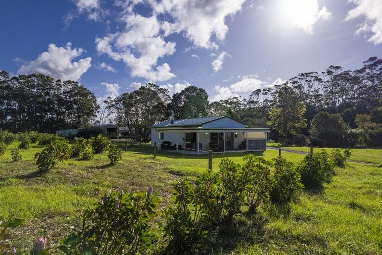 Photo of property in 12 Kaikatia Road, Pukenui, 0484