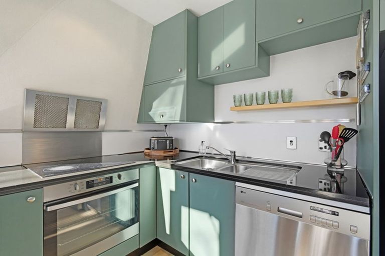 Photo of property in 2/280 Memorial Avenue, Burnside, Christchurch, 8053