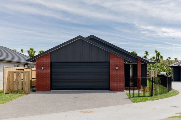 Photo of property in 93 Hills View Drive, Papamoa, 3118