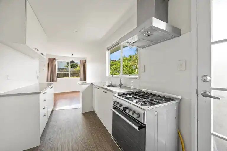 Photo of property in 2/25 Moire Road, Massey, Auckland, 0614