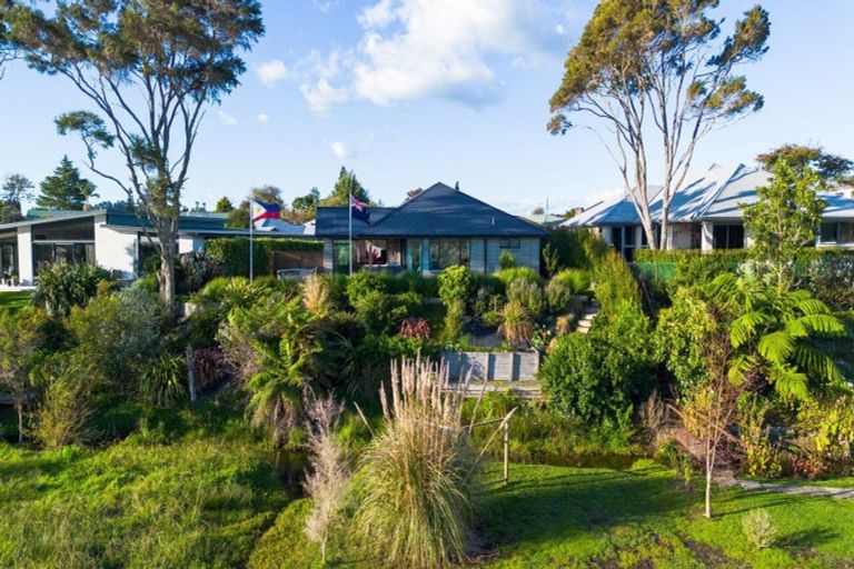 Photo of property in 17 Riverside Place, Katikati, 3129