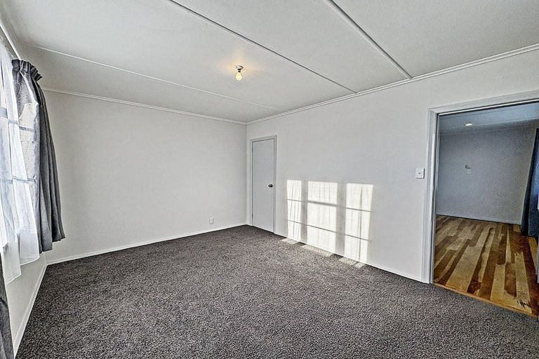 Photo of property in 240 Cornfoot Street, Castlecliff, Whanganui, 4501