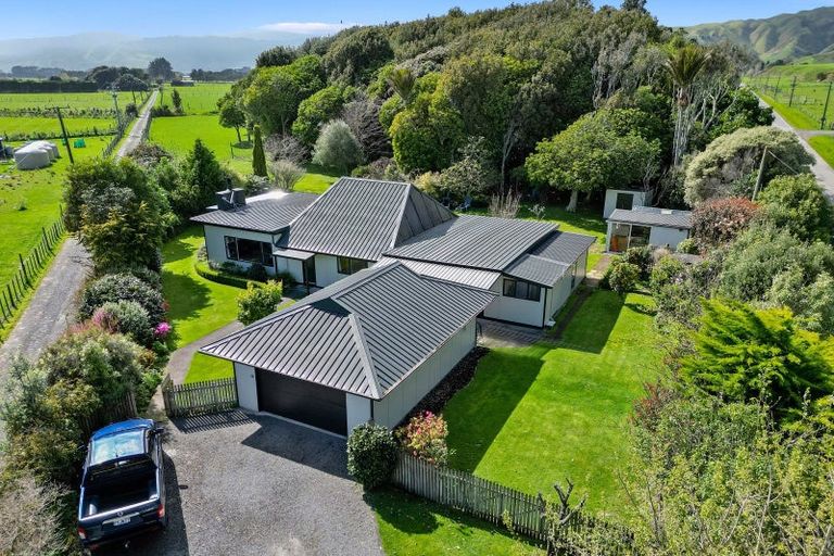 Photo of property in 43 Te Horo Hautere Cross Road, Te Horo, Otaki, 5582