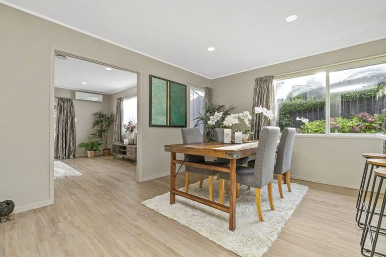 Photo of property in 10 Springtime Crescent, Stanmore Bay, Whangaparaoa, 0932