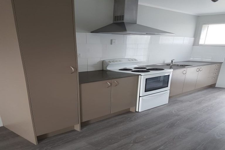 Photo of property in 2/9 View Road, Papakura, 2110