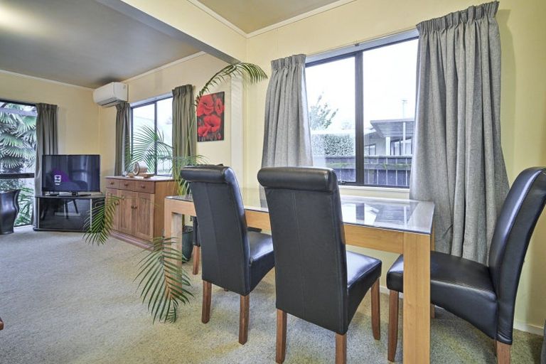 Photo of property in 14 Martin Dale, Raureka, Hastings, 4120