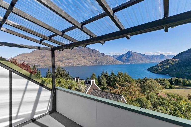 Photo of property in 24b Mckerrow Place, Sunshine Bay, Queenstown, 9300