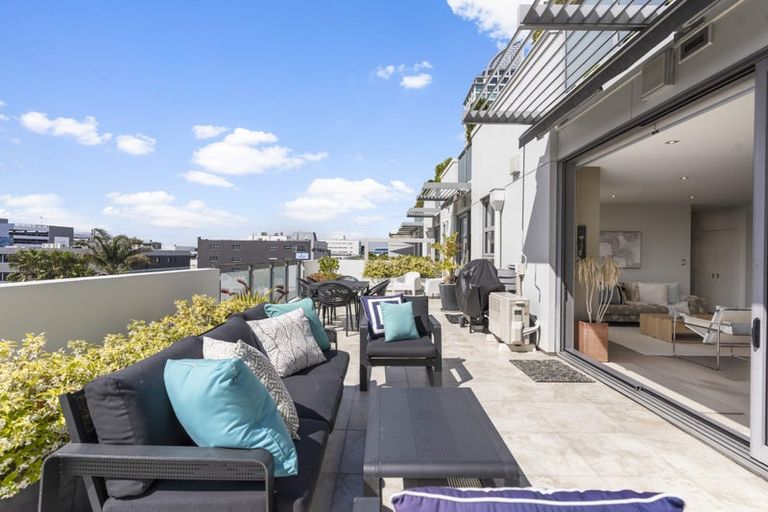 Photo of property in Maison Apartments, 403/16 Huron Street, Takapuna, Auckland, 0622