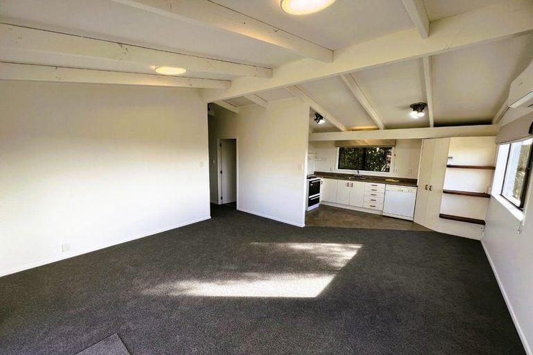 Photo of property in 1/537 Glenfield Road, Glenfield, Auckland, 0629