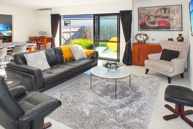 Photo of property in 17 Oxnam Place, Foxton Beach, Foxton, 4815