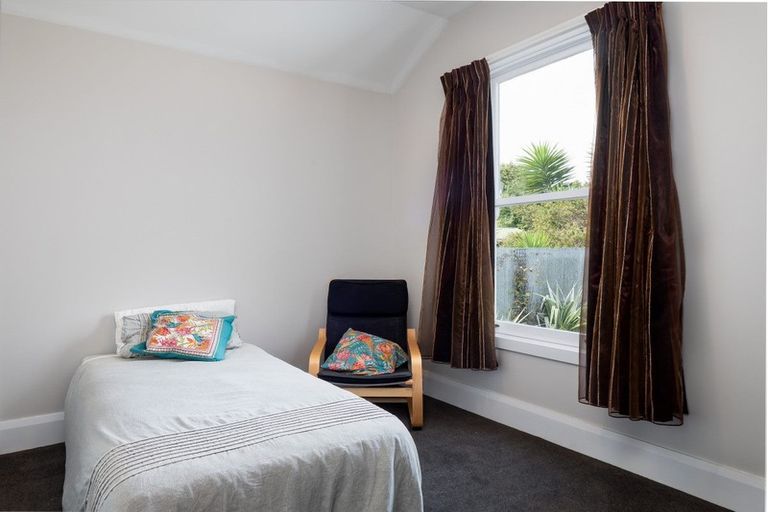 Photo of property in 38 Olliviers Road, Phillipstown, Christchurch, 8011