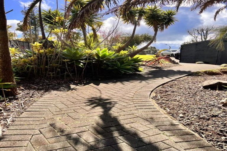 Photo of property in 14 Cloverly Crescent, Campbells Bay, Auckland, 0630
