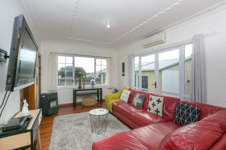 Photo of property in 13 Tupoki Street, Glen Avon, New Plymouth, 4312