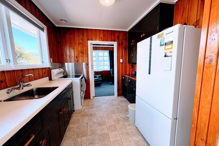 Photo of property in 18 Karamu Crescent, Wainuiomata, Lower Hutt, 5014