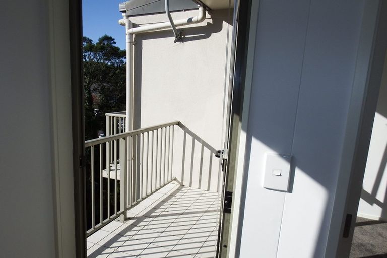 Photo of property in The Haven, 15/120 Beach Haven Road, Beach Haven, Auckland, 0626