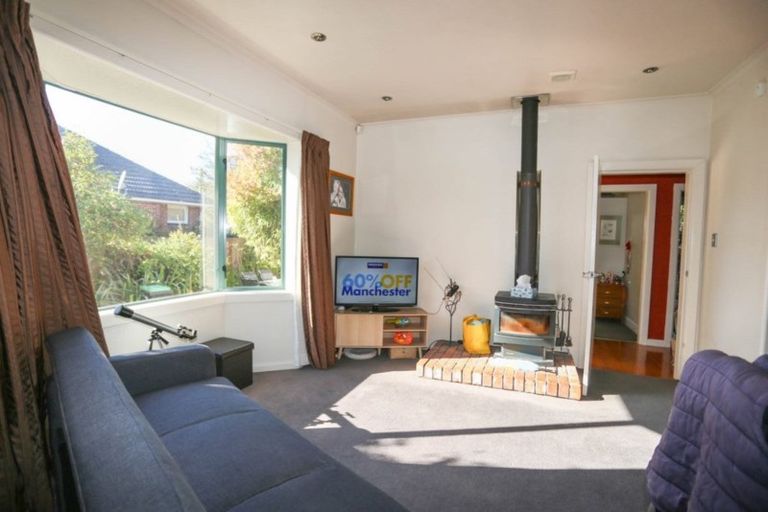 Photo of property in 14 Aorangi Road, Bryndwr, Christchurch, 8053