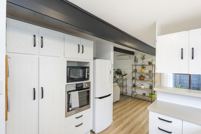 Photo of property in 411 Aokautere Drive, Aokautere, Palmerston North, 4471