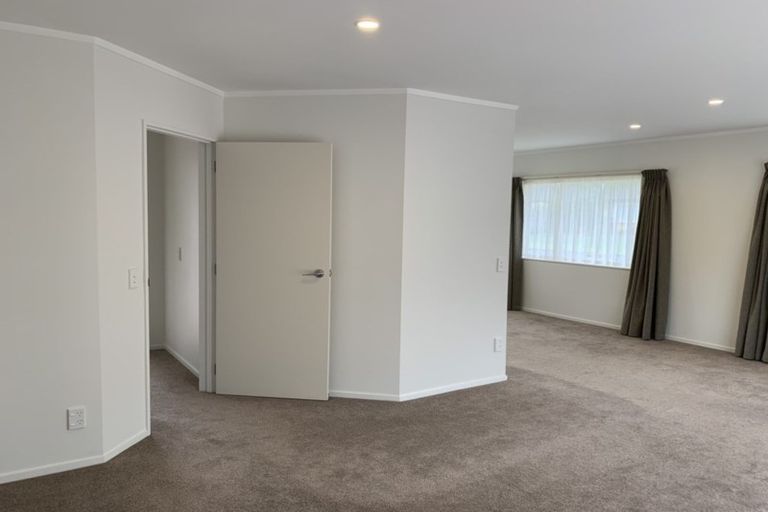 Photo of property in 6 Villa Grove, Paraparaumu, 5032