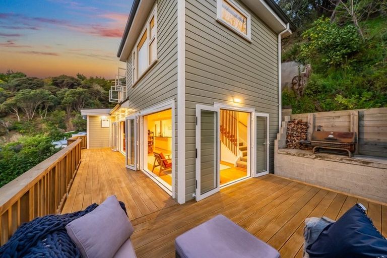 Photo of property in 84 Paremata Road, Paremata, Porirua, 5024