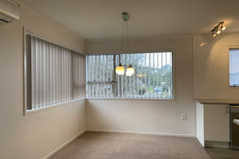 Photo of property in 12 Oreil Avenue, West Harbour, Auckland, 0618