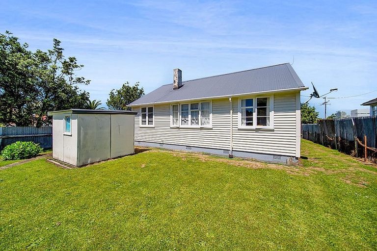 Photo of property in 182 Egmont Street, Patea, 4520