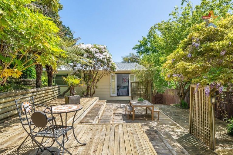 Photo of property in 7 Zeala Grove, Stokes Valley, Lower Hutt, 5019